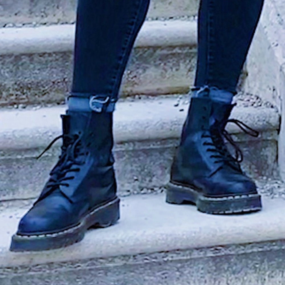 dr martens plaza boots